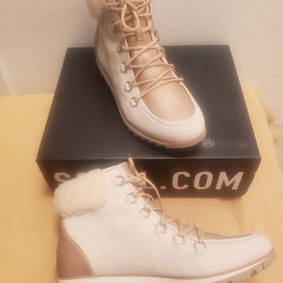 Brand New Sorel Harlow Boots